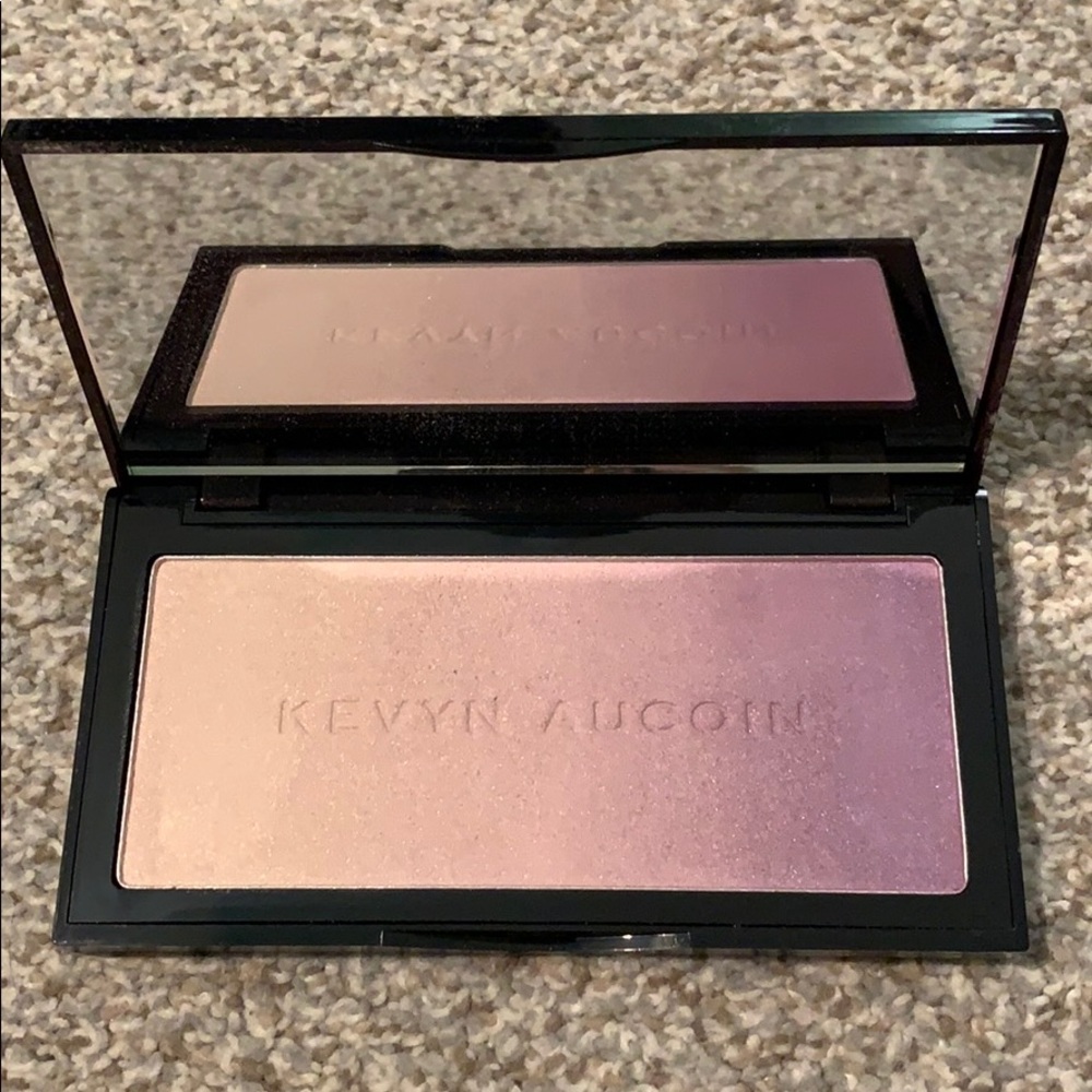 Kevyn Aucoin Ibiza highlighter